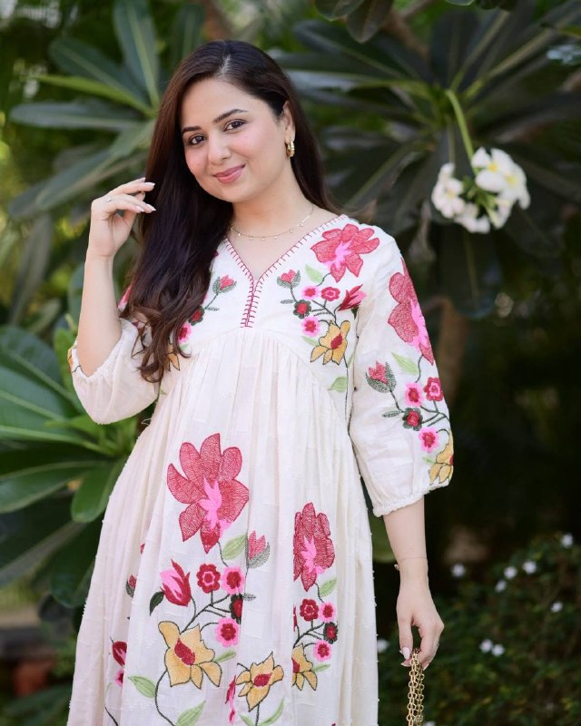This Summer Season Wear Trendy Co-Ord Set With Embroidery Work (LG-2111)
