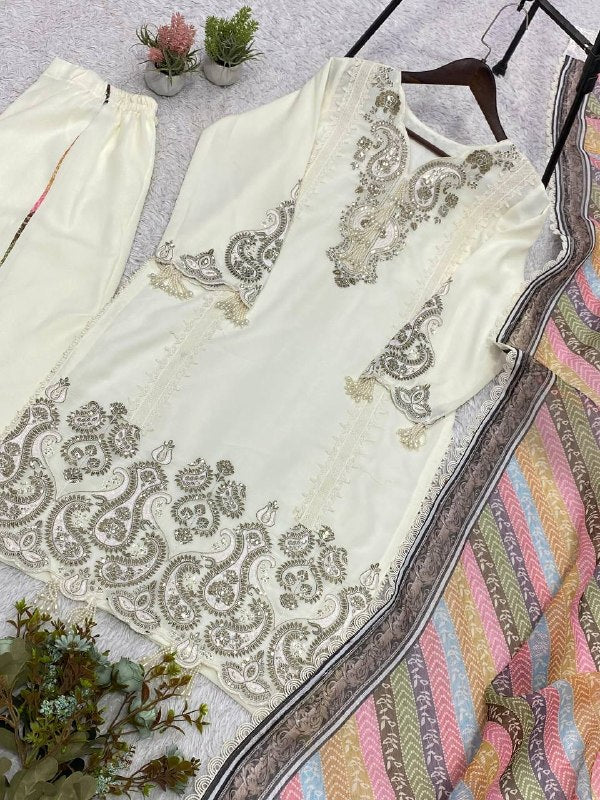 This Season Wear Our Beautiful Printed Top , Salwaar With Dupatta In  Roman Fabric (LG-2102)