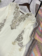 This Season Wear Our Beautiful Printed Top , Salwaar With Dupatta In  Roman Fabric (LG-2102)