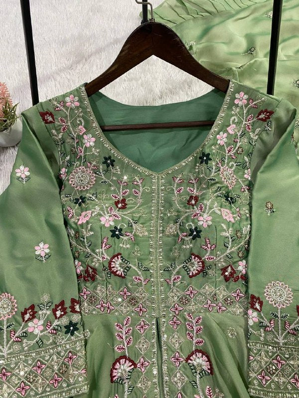 Hania Amir Inspired Summer Season Wear Pakistani Suit With Embroidered Top, Plazzo And Dupatta (LG-2077)