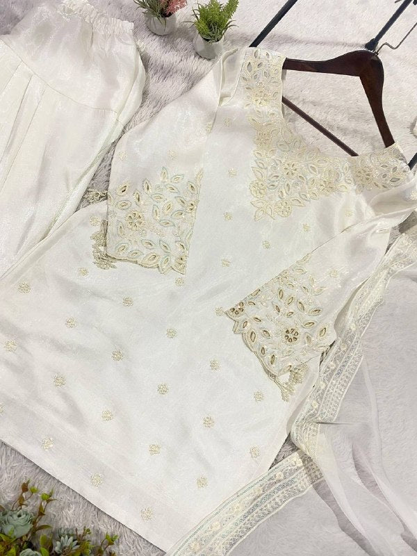 Real Modling This Season Wear Our Sequence Embroidery Worked Top, Farsi Salwaar With Dupatta (LG-2074)